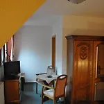 Hotel-restaurant Elsterblick ホテル Elsteraue